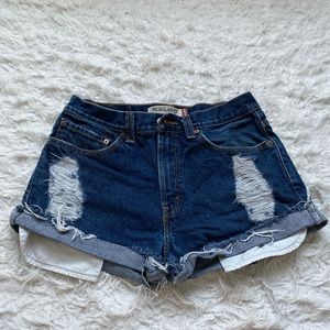 High wasted Levi shorts